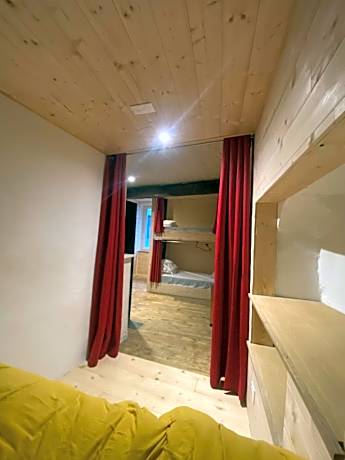 4-Bed Mixed Dormitory Room
