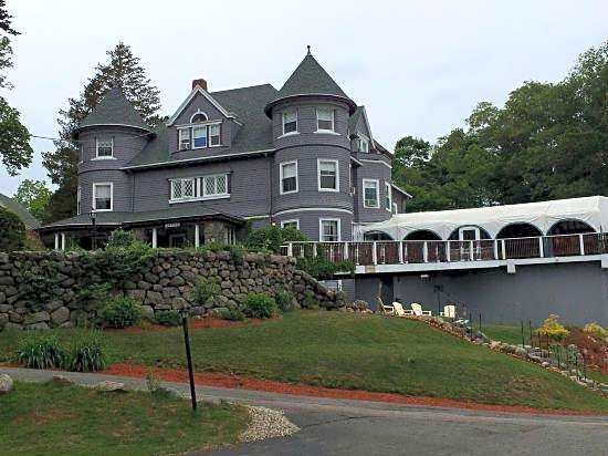 Castle Manor Inn