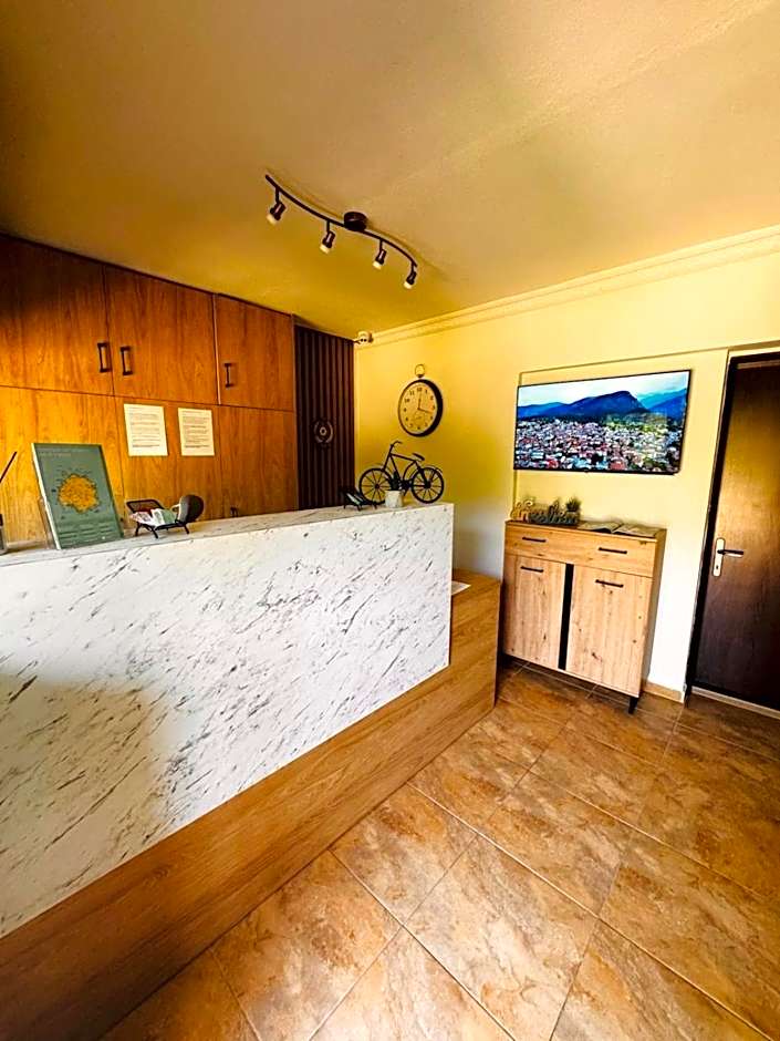 Anassa Deluxe Apartments & Studios