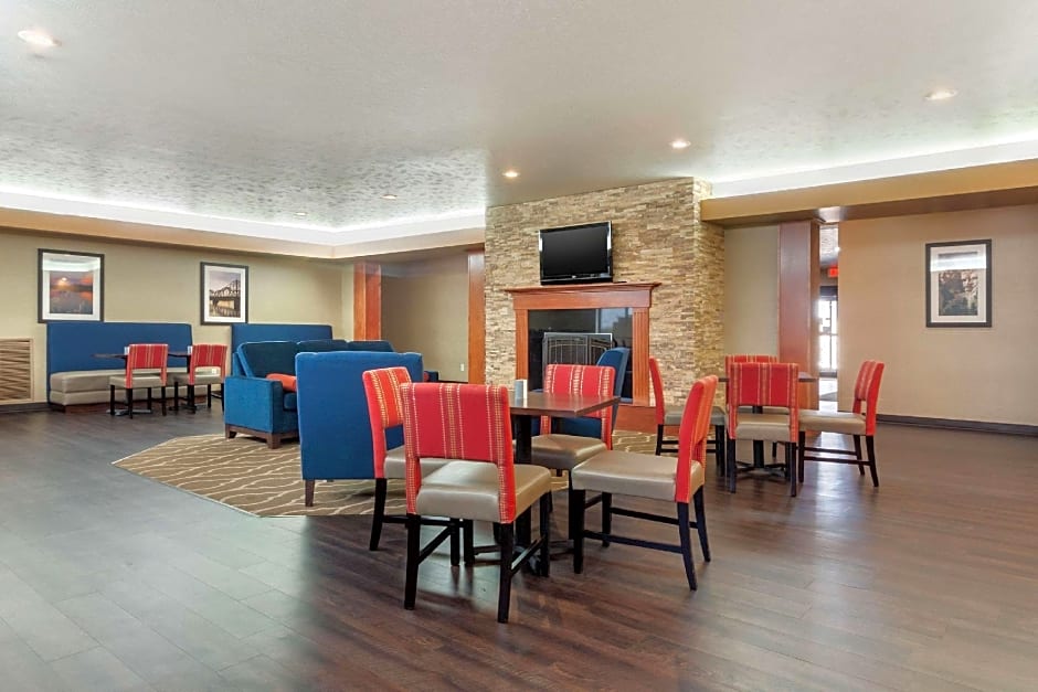 Comfort Inn & Suites Mitchell