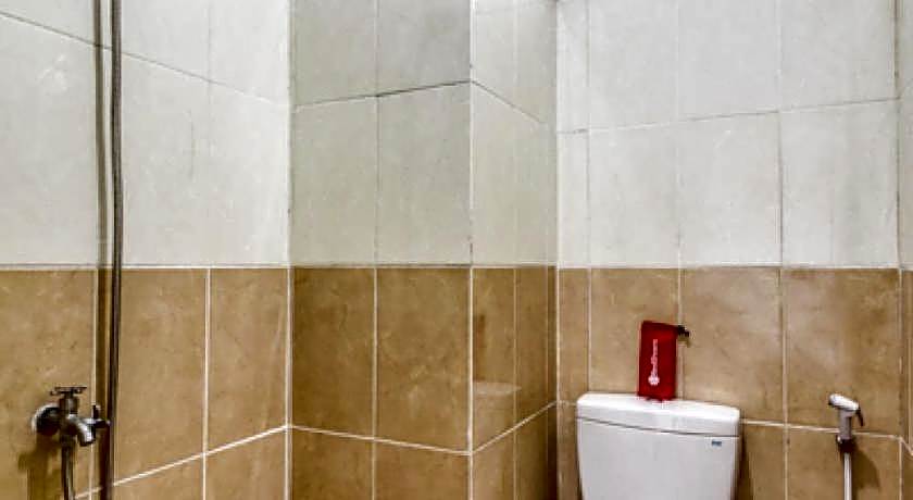 RedDoorz near Condongcatur Bus Station