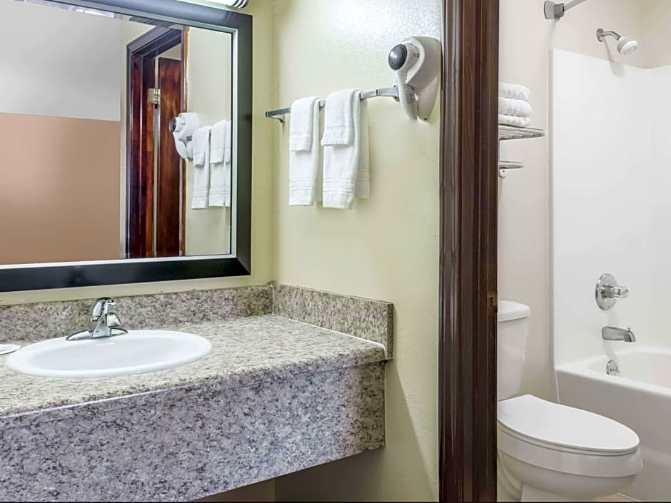 Days Inn by Wyndham Blakely