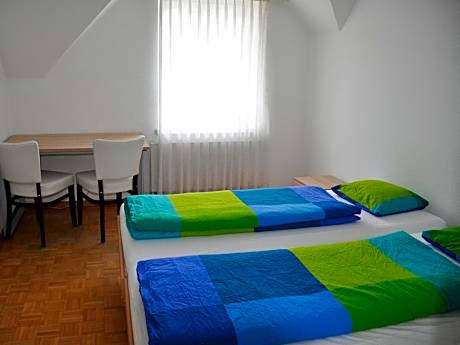 August Restaurant Hotel