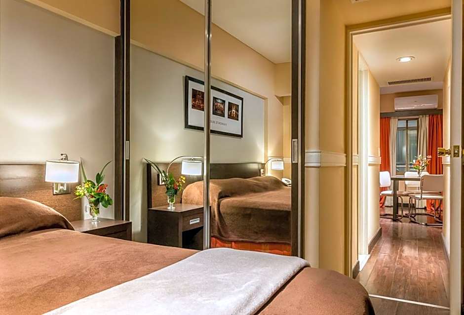 Up Viamonte Hotel