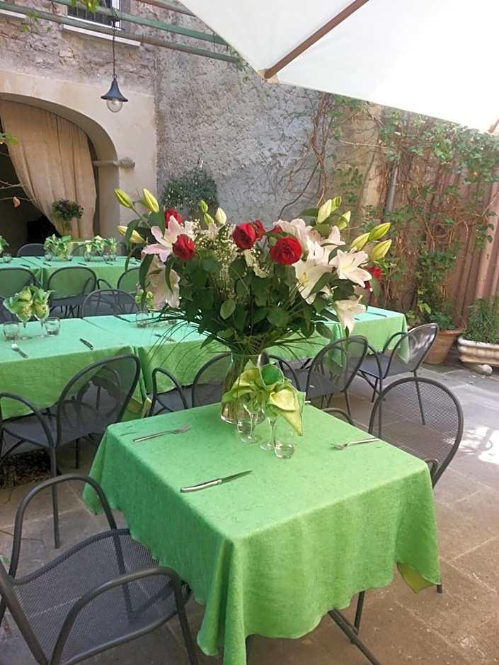 Hôtel la Fête en Provence