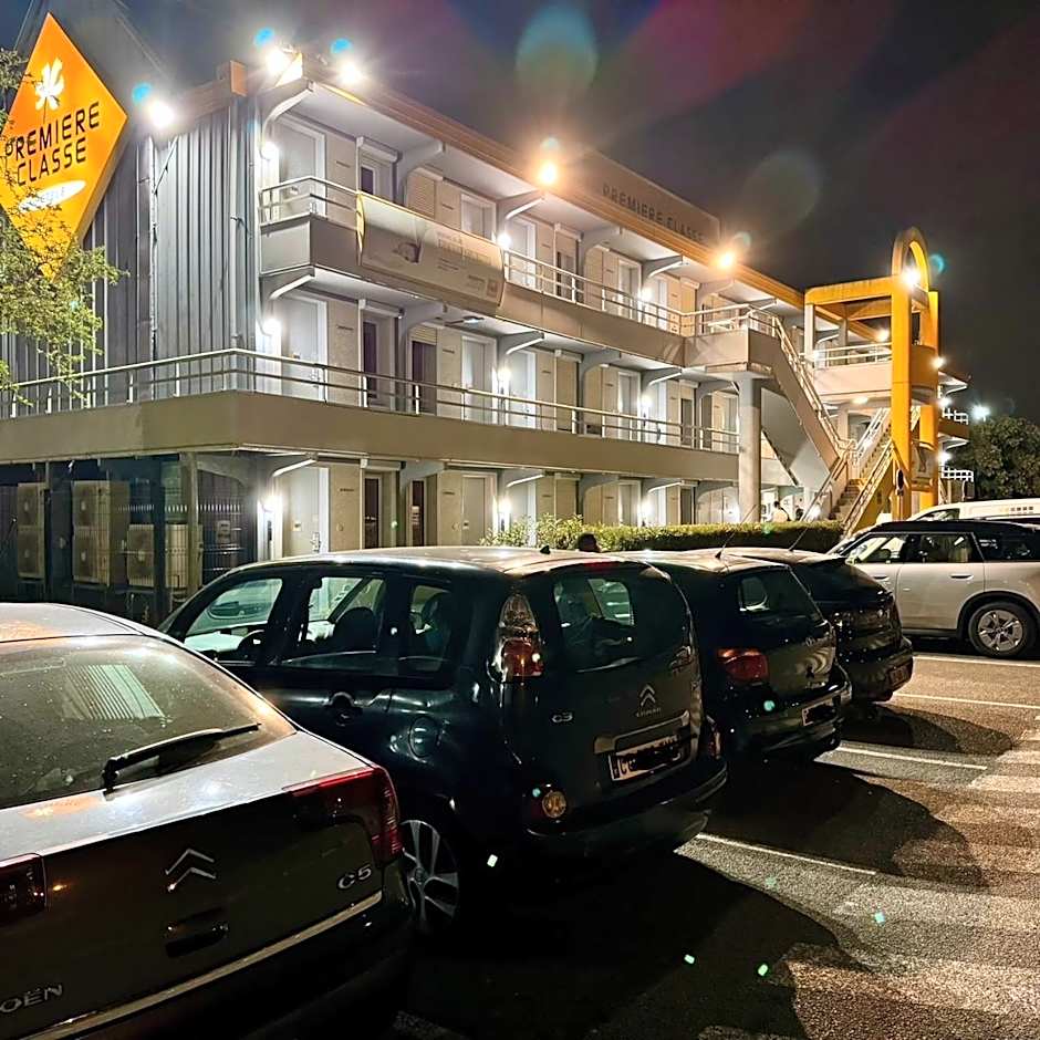 Premiere Classe Saint Quentin En Yvelines - Elancourt