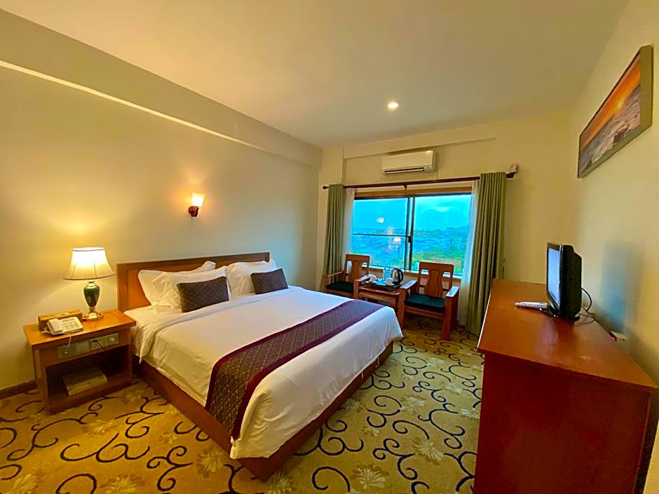 E-outfitting Golden Country Hotel