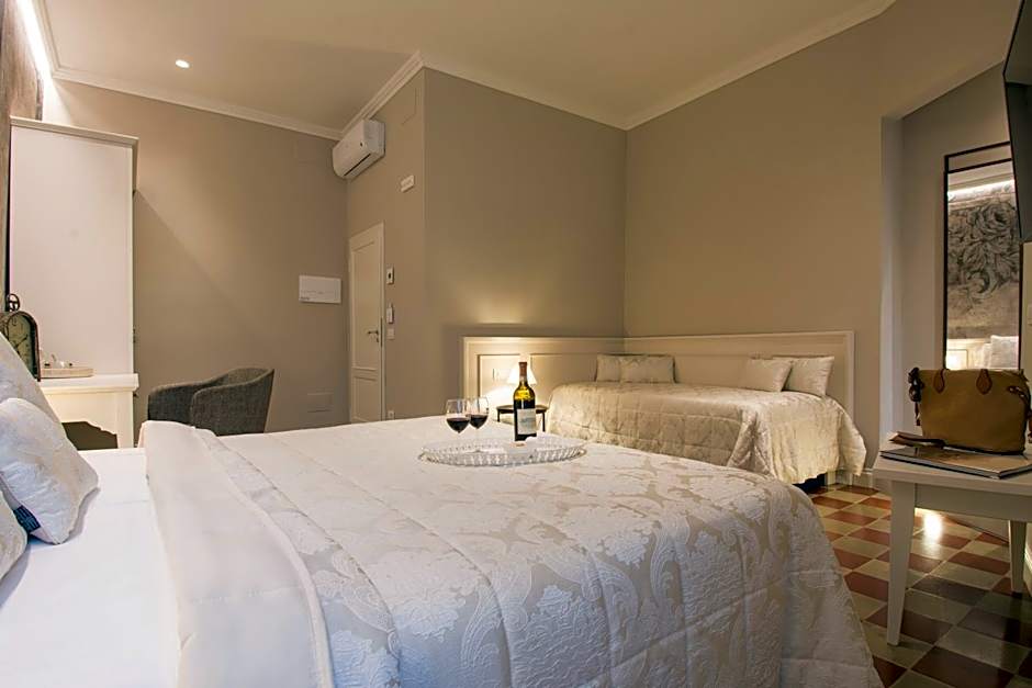 Pistoia INN - Downtown's Charming Rooms