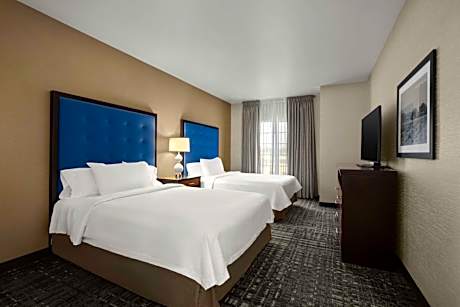 One-Bedroom Queen Suite with Two Queen Beds - Non-Smoking