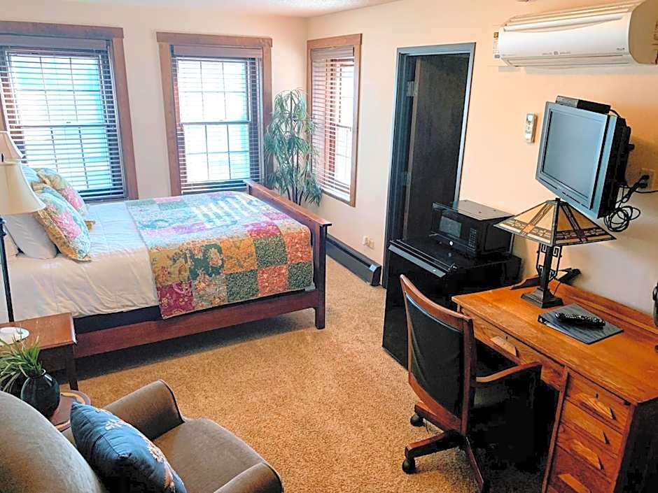 Iowa House Historic Inn