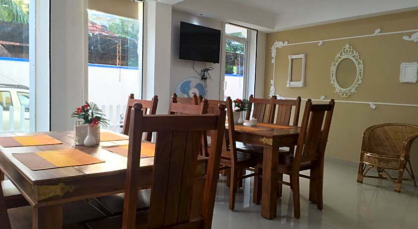 Daffodils Spice Court