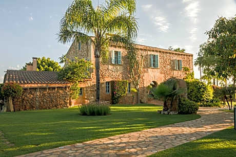 Reserva Rotana Golf Resort