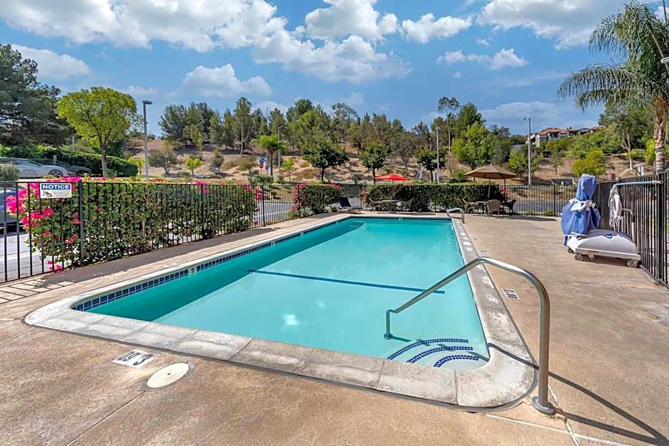 Comfort Suites Near Six Flags Magic Mountain