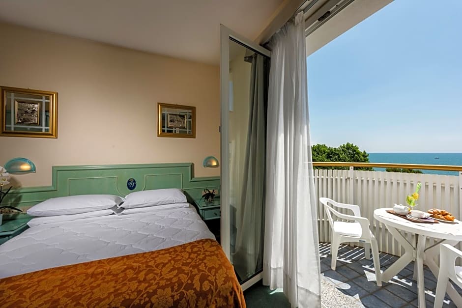 Salus Smart & Chic Hotel
