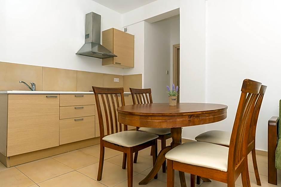 Flora Hotel Apartments