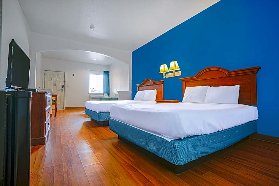 Photo 1 of 8 of Deluxe 2 Queen Beds