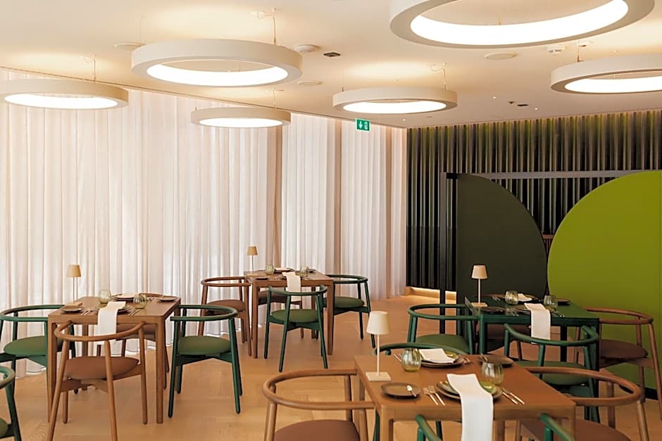 Lumen Hotel & The Lisbon Light Show