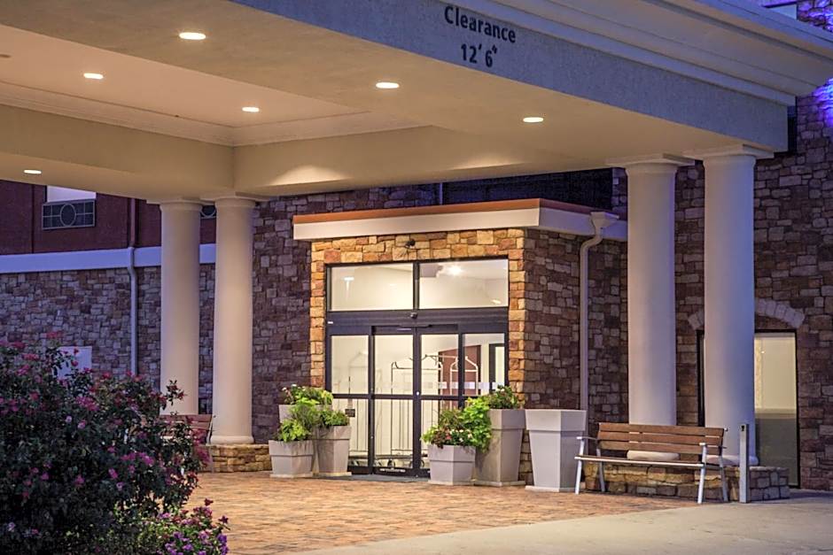 Holiday Inn Express & Suites Texarkana by IHG