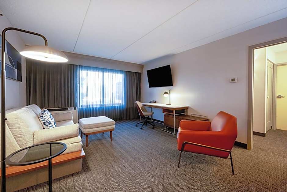Courtyard by Marriott Columbus Airport