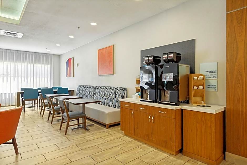 Holiday Inn Express & Suites Salt Lake City South-Murray By IHG