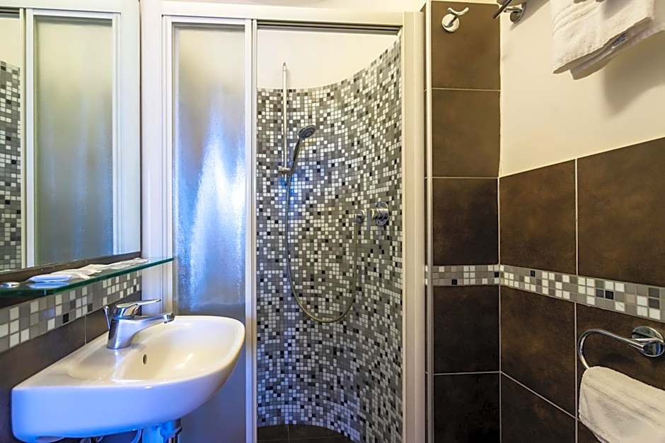Hotel Mocambo Riccione CENTRALISSIMO AL MARE
