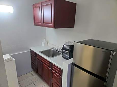 Premium 2 Full Bed with Kitchenette