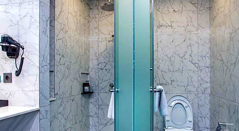 THE 1O1 Jakarta Airport CBC