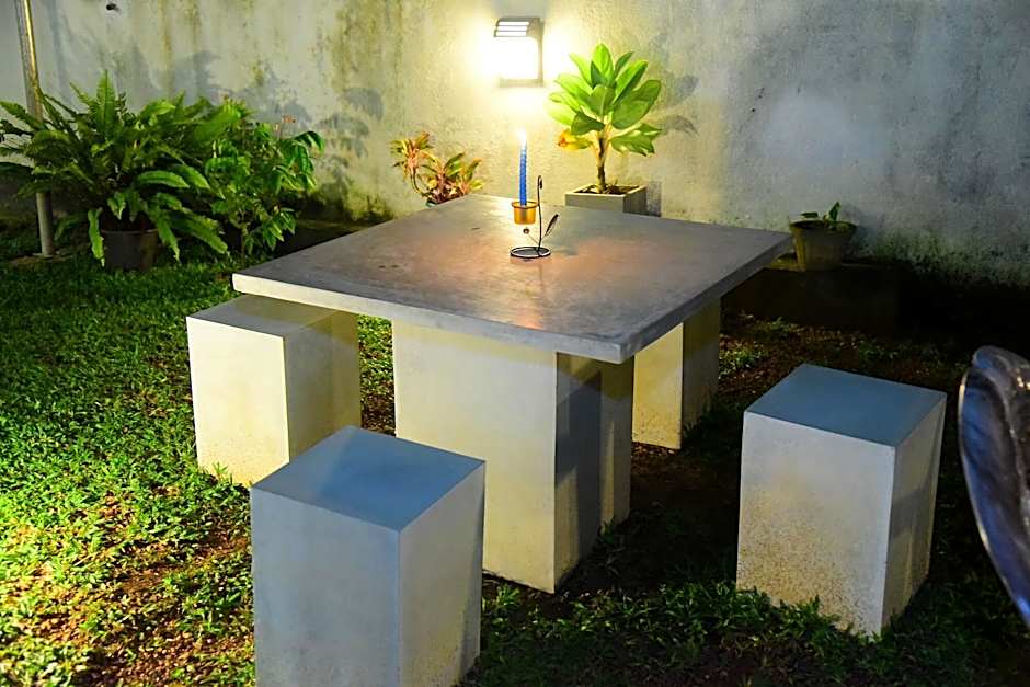 White Villa Airport Transit Hotel