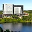 Omni Viking Lakes