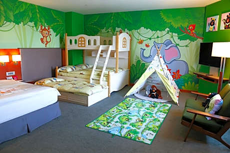 Random Choice of Superior Family Room