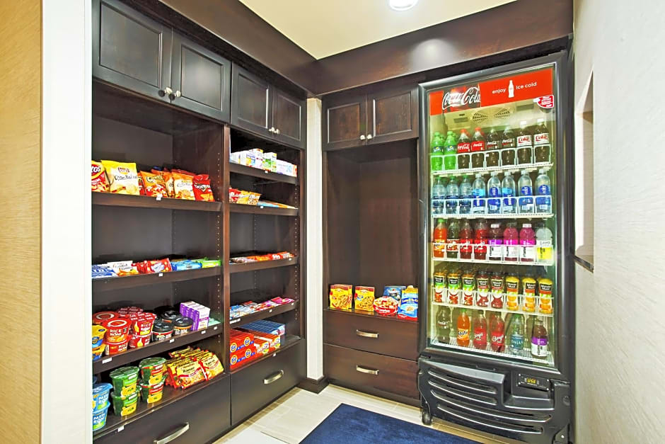 Holiday Inn Express & Suites Springfield By IHG