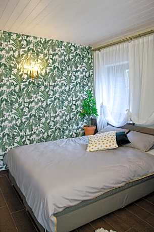 Deluxe Bungalow with Garden View