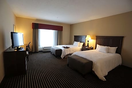 2 Queens Hearing Accessible Nonsmoking