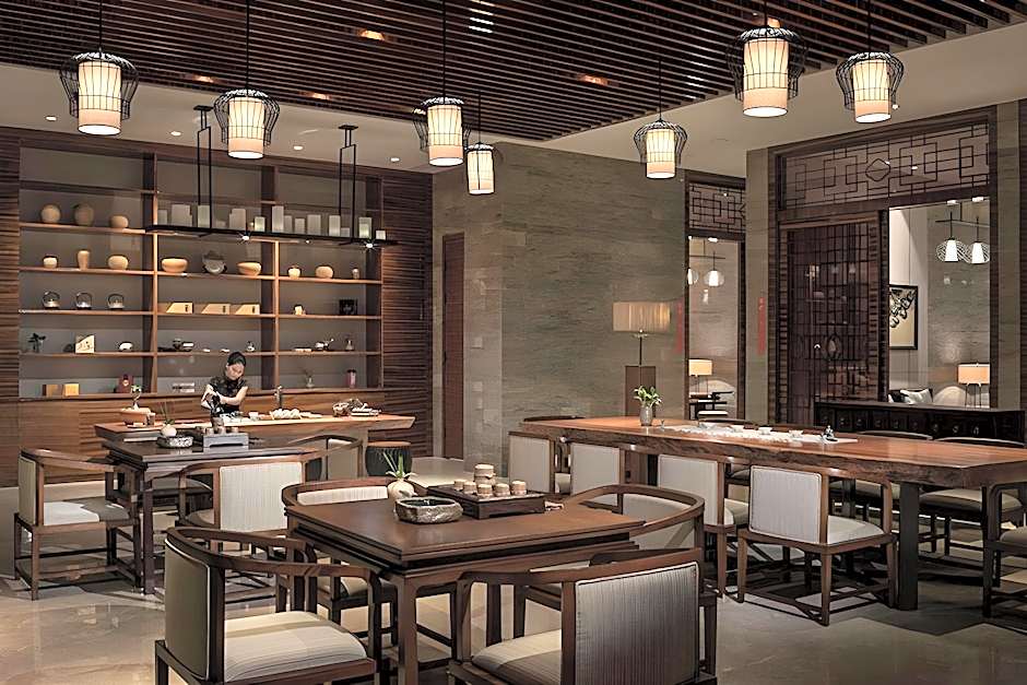 HUALUXE Yangjiang City Center By IHG