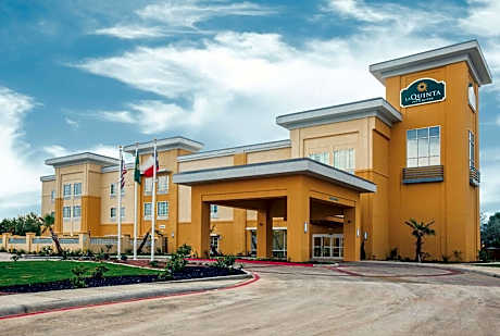 La Quinta Inn & Suites by Wyndham Cotulla