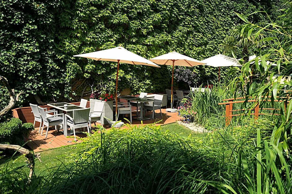 THE GATE GARDEN Hotel