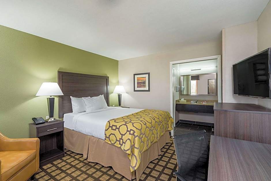 Baymont by Wyndham Clarksville