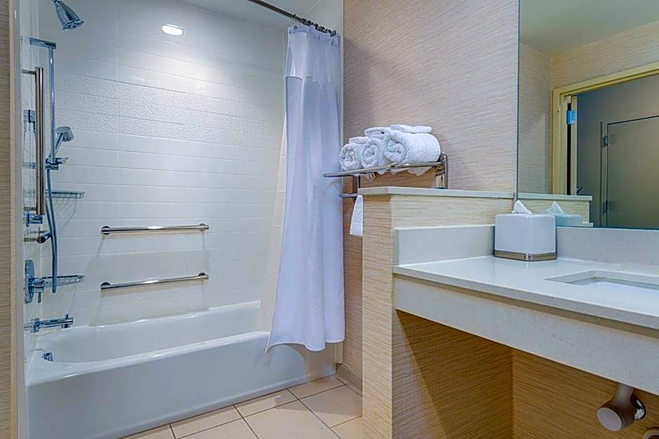 Fairfield Inn & Suites by Marriott Raleigh Cary