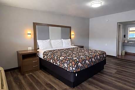 American Inn & Suites