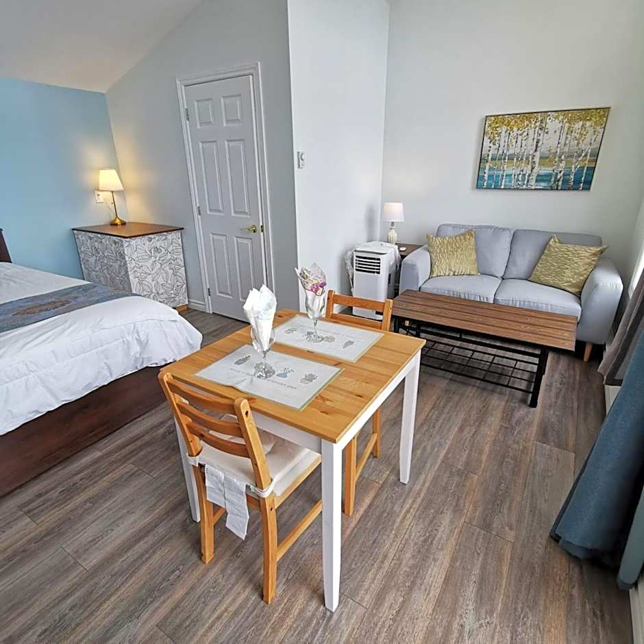 Knotty Pine Ocean Front Suite - Adults Only