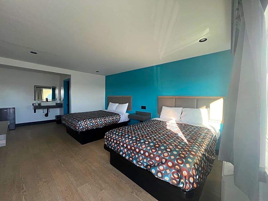 Palm Inn - Newly Renovated Rooms
