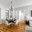 Top Notch 2 Bedroom Minutes From Central Park