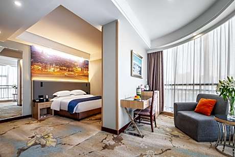 1 King Bed Deluxe Room Smoking
