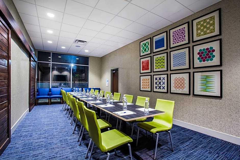 Holiday Inn Express Queensbury-Lake George Area, an IHG Hotel