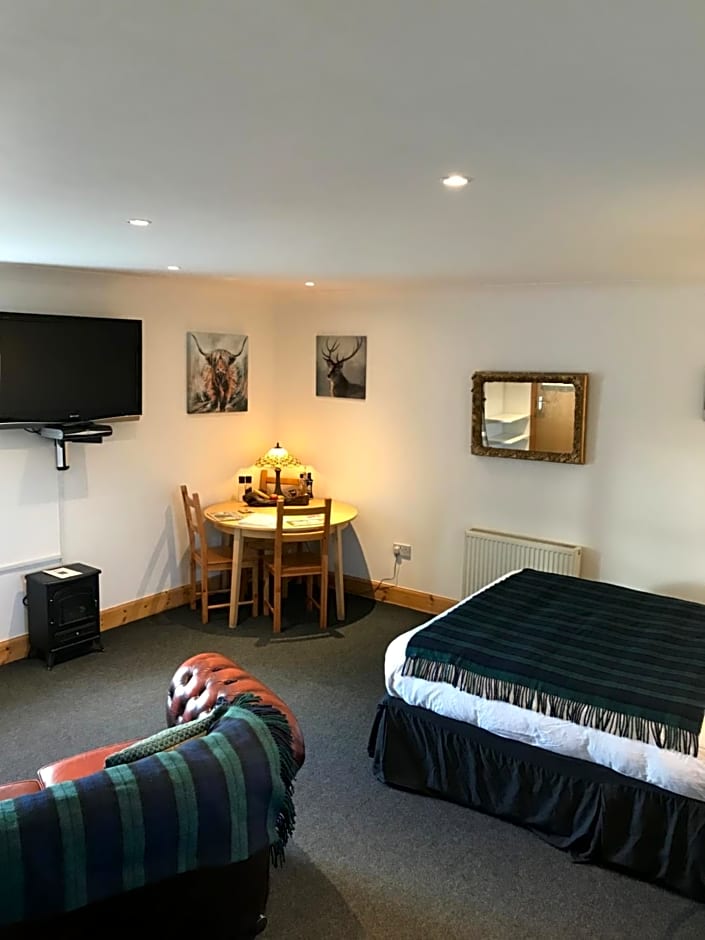 Garrison Farm with Hot Tub