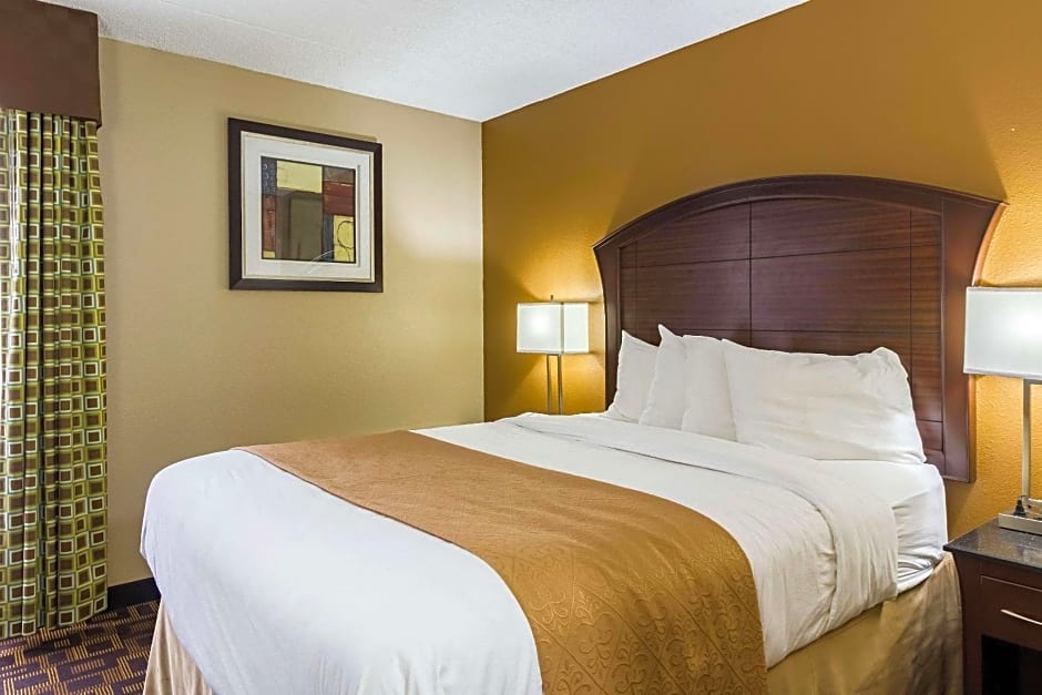 Quality Inn & Suites Arden Hills - Saint Paul North