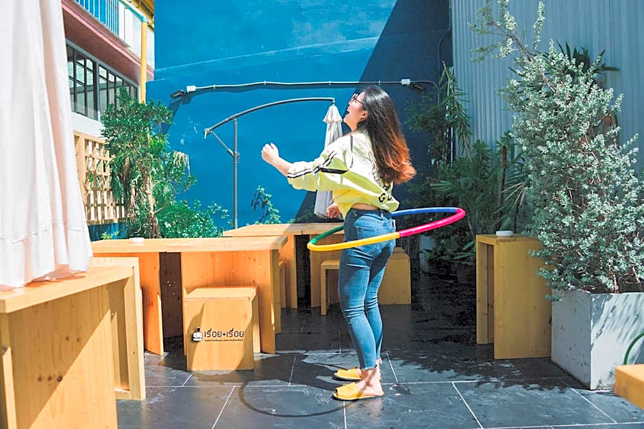 Kinnon Deluxe Hostel Coworking Cafe