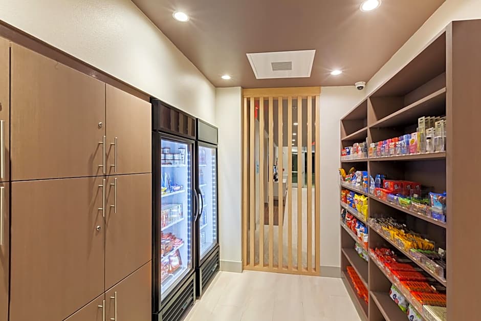 Holiday Inn Express and Suites Chanute By IHG