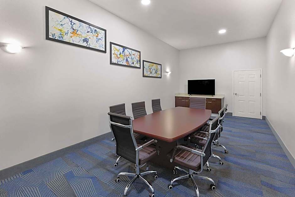 La Quinta Inn & Suites by Wyndham Angleton