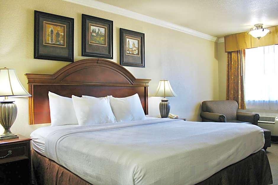 Baymont by Wyndham McAlester Hwy 69